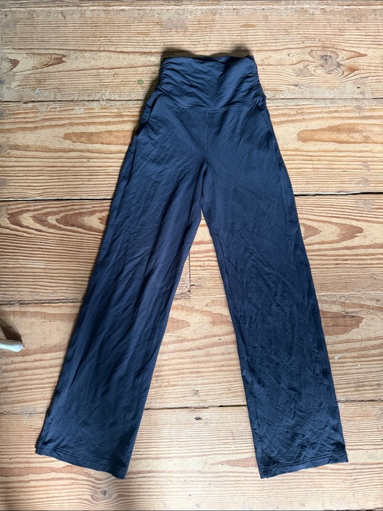 lululemon athletica Pants - lululemon athletica Wide-Leg High-Waist Pants - Black, pockets, size 2, stretchy